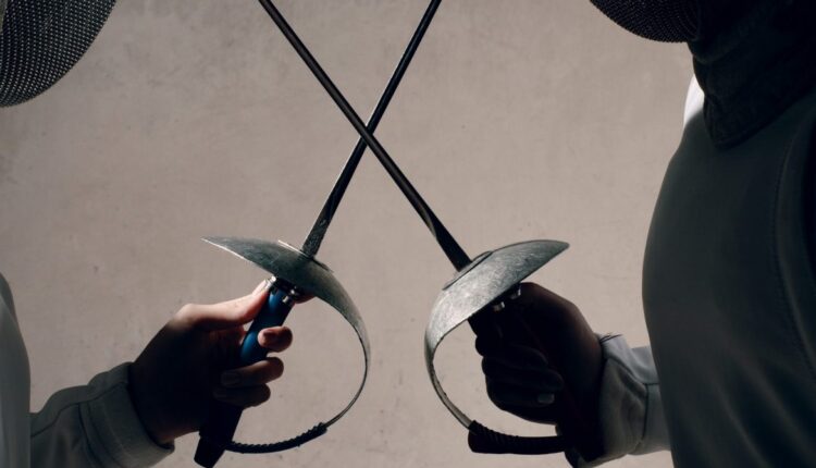 نبرد ماکسیمالیسم پولی با فناوری